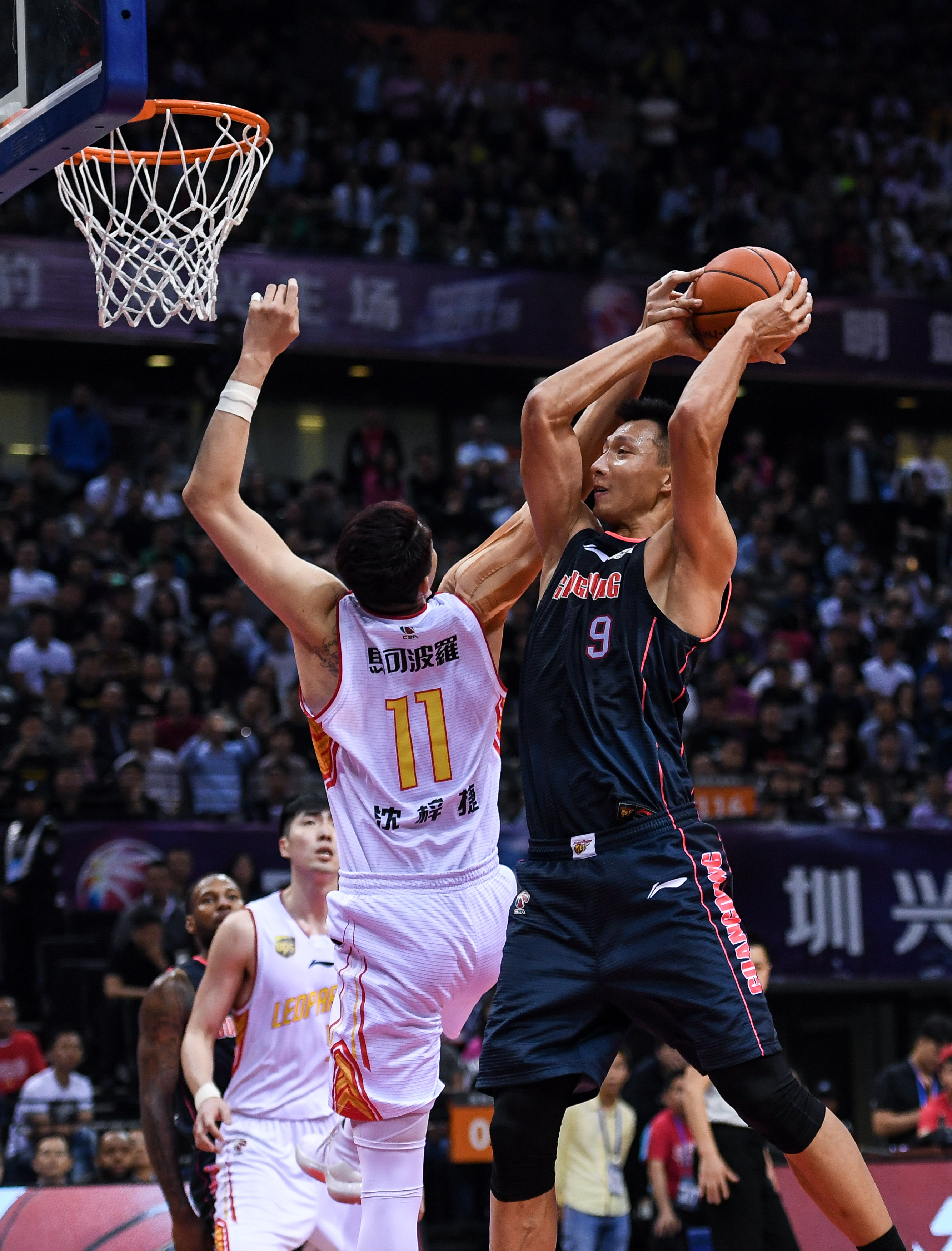 竞争激烈的 竞争激烈的